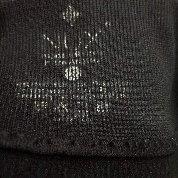 EUC Nux Seamless Black Mesh Textured Crop Legging Yoga Pants - Size Small - Picture 13 of 13